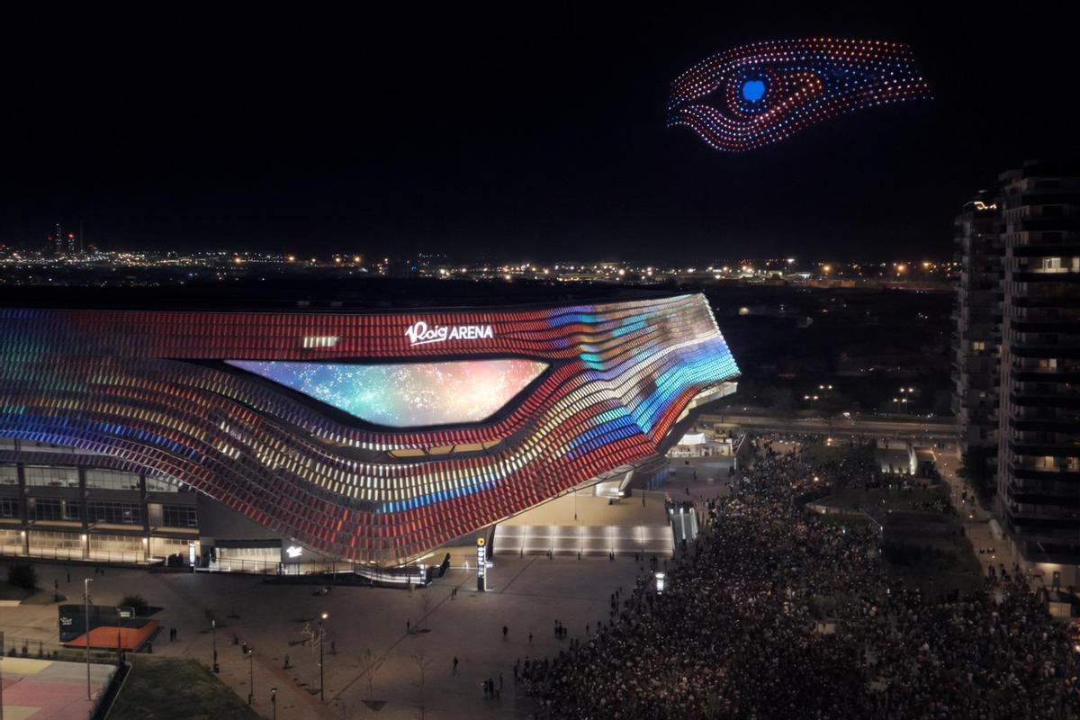 Espectáculo de drones en el Roig Arena
