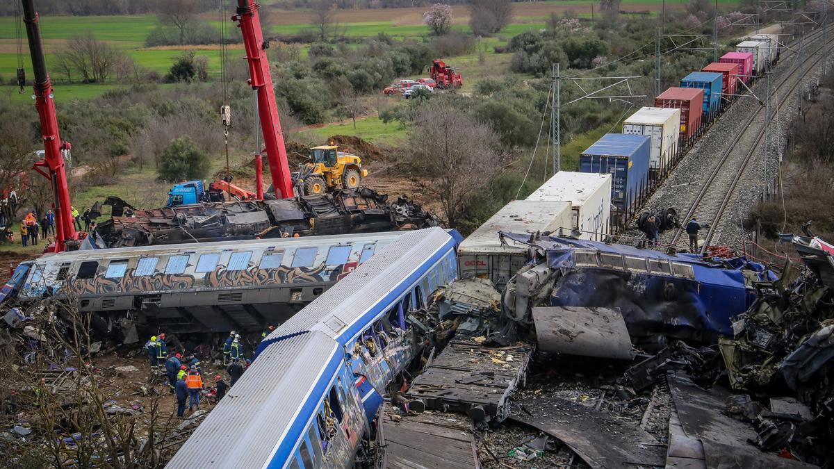 Choque mortal de trenes en Grecia