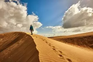 Siéntete en un mar de arena en las dunas más espectaculares de España