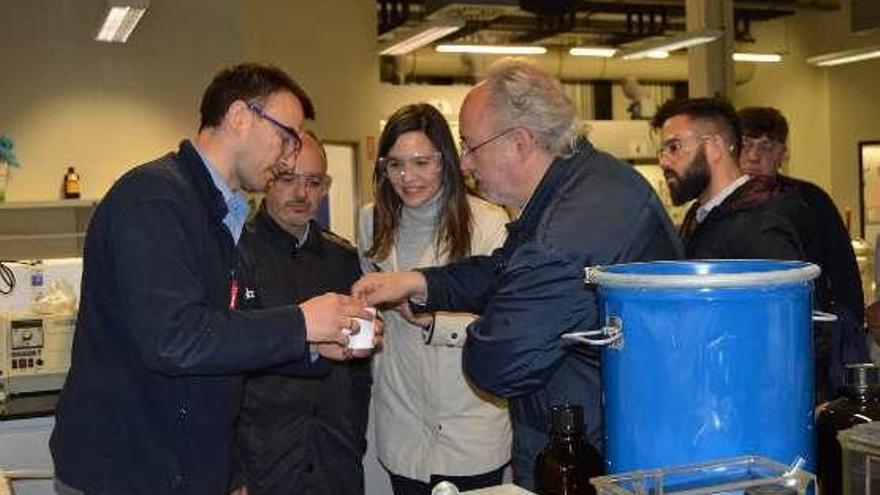 Visita del PSOE a Docampo y ABCR, en Forcarei