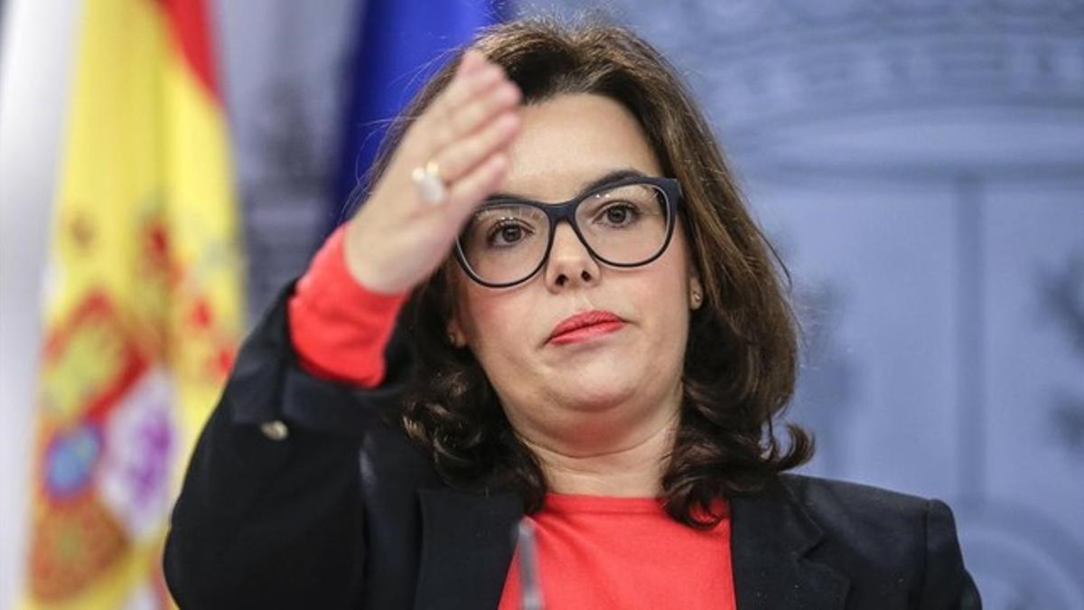 La vicepresidenta, Soraya Saénz de Santamaría, este viernes en la rueda de prensa posterior al Consejo de Ministros.