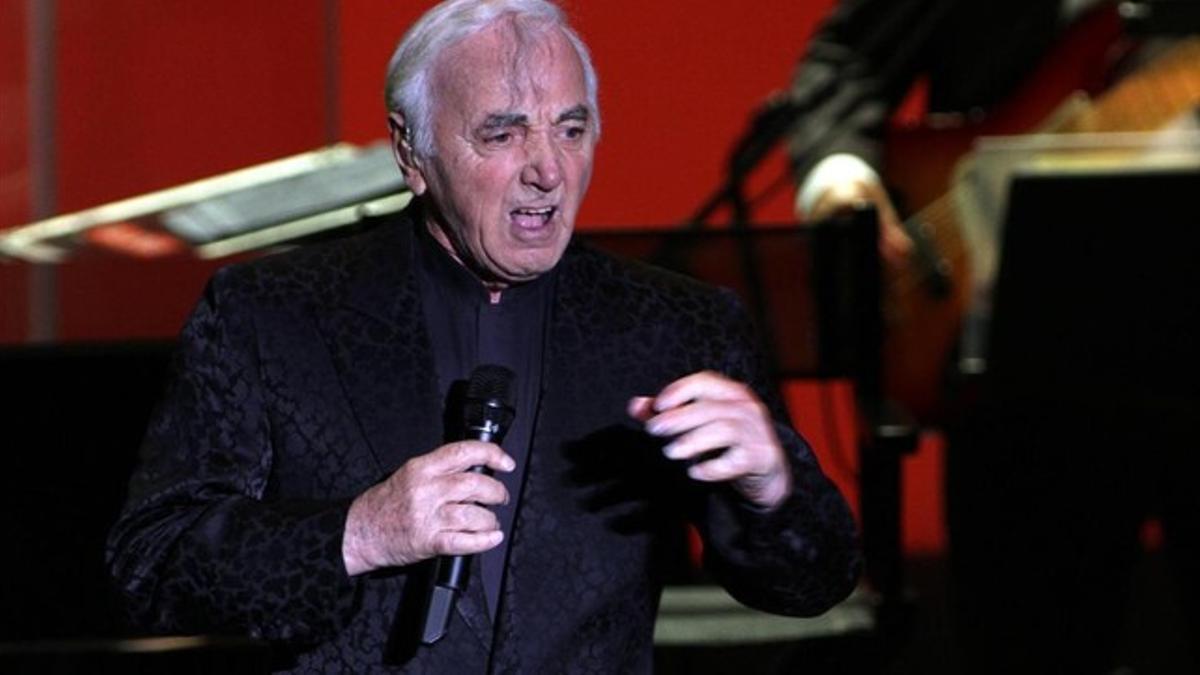 Charles Aznavour, durante su actuación en Cap Roig, en el 2010.