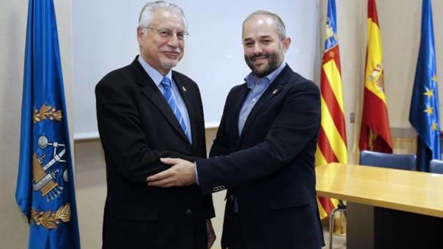 Miguel Muñoz Veiga y Salvador Puigdengolas, ayer, tras la junta de gobierno.