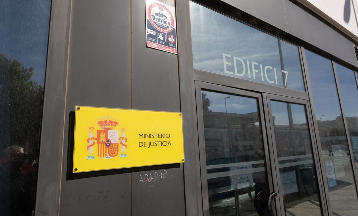 Sede judicial de Eivissa en el edificio Cetis. | VICENT MARÍ