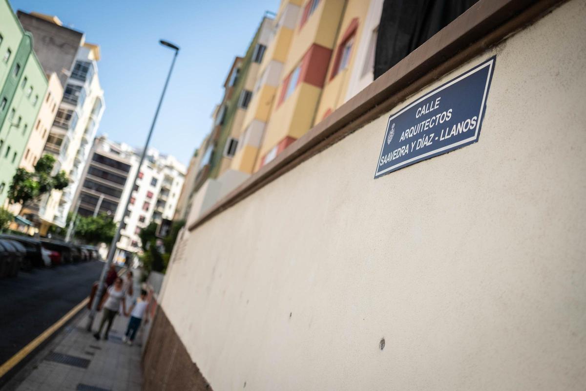 La calle fue rebautizada como 'Arquitectos Saavedra y Díaz - Llanos.