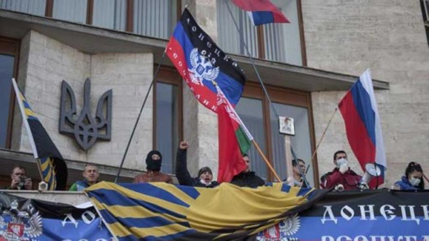 Manifestantes prorrusos declaran la independencia de Donetsk