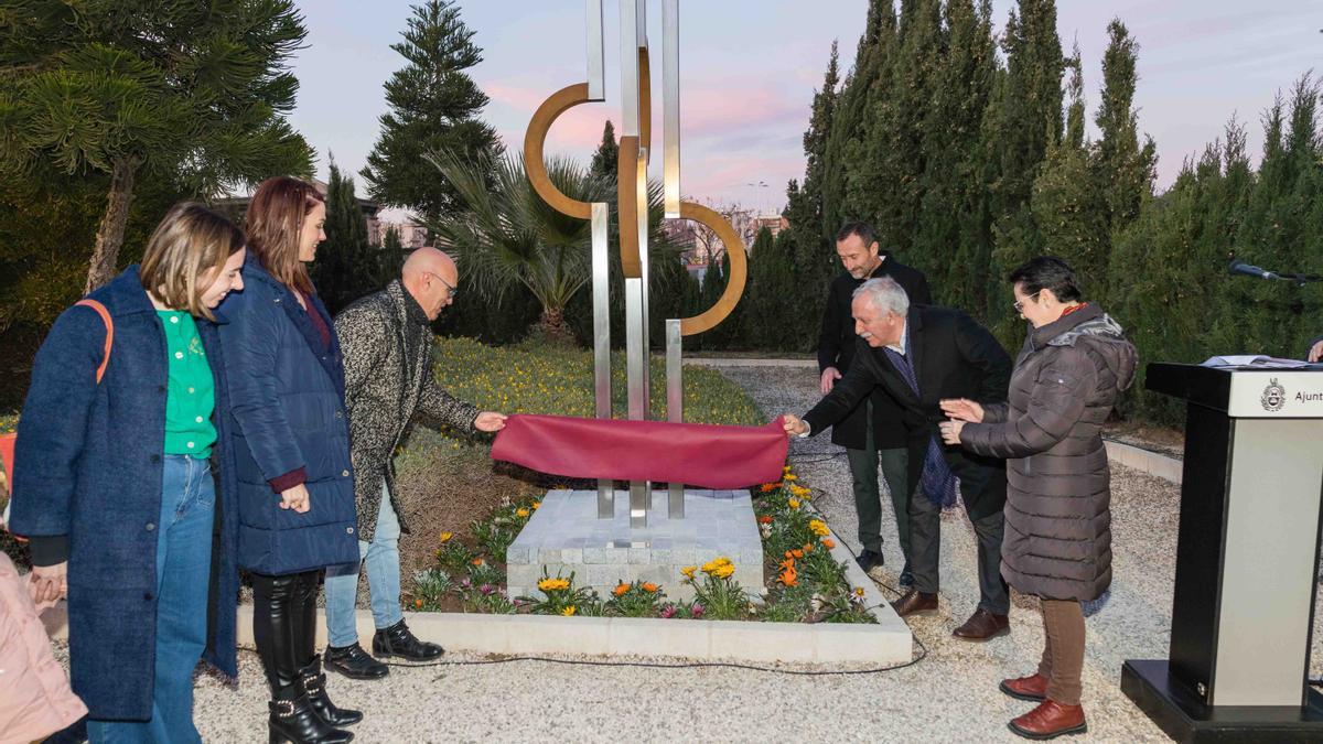 Momento en el que se descubrió la escultura en honor a las víctimas del nazismo