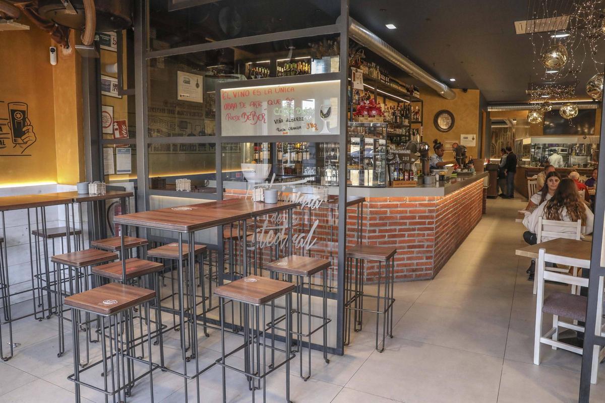 Entrada a La Taberna de la Catedral.