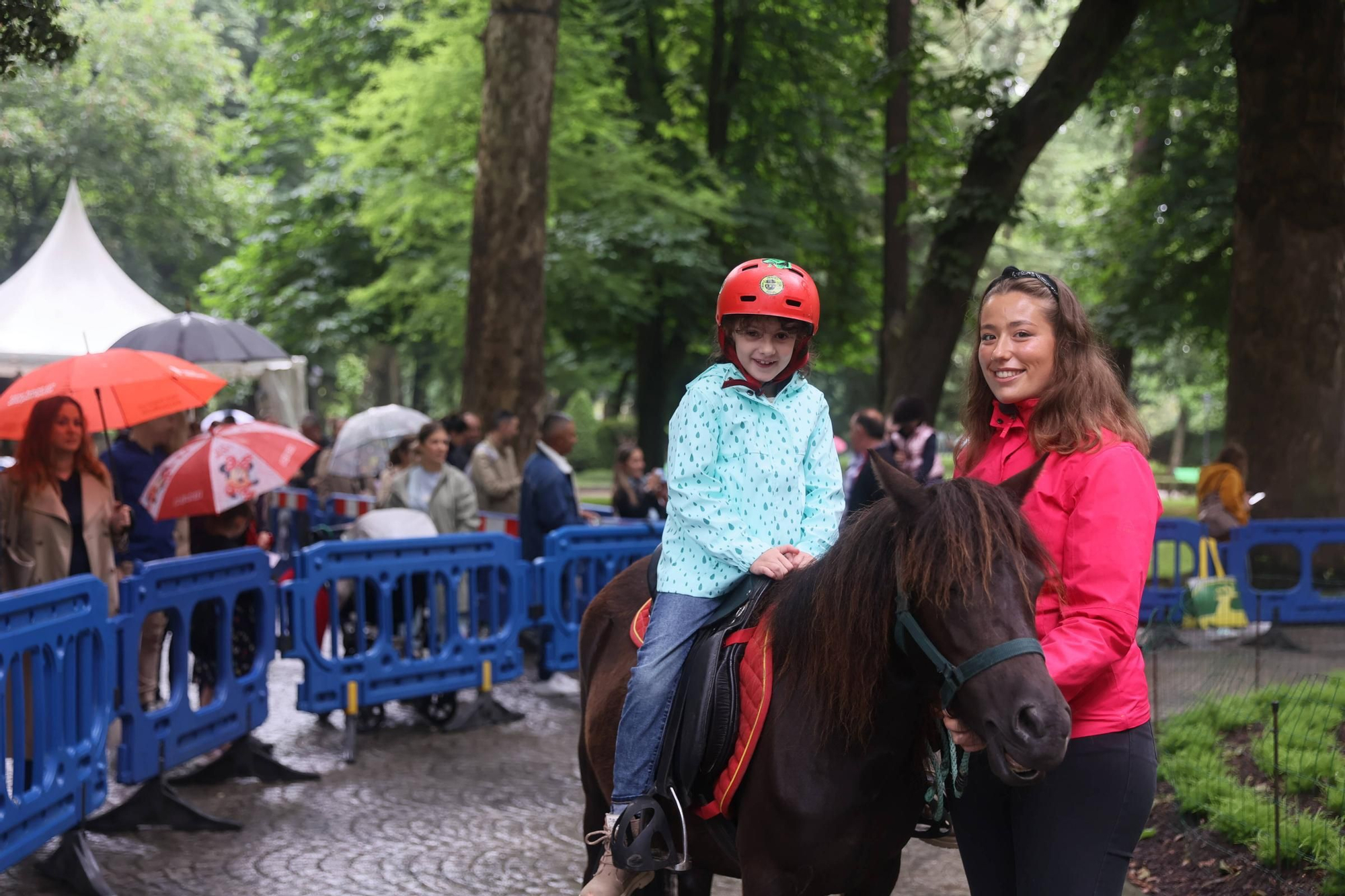 EN IMÁGENES | Último día de la feria de La Ascensión que convivió con el partido por el ascenso