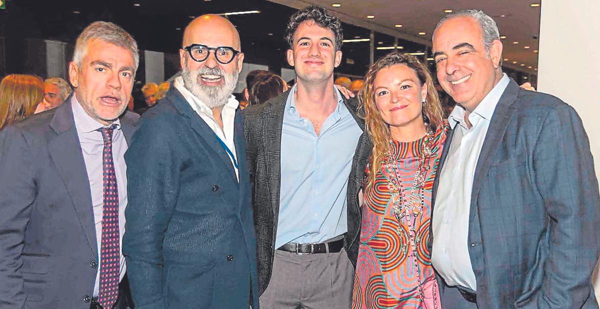 Nacho Iranzo, director de la auditora Aliaudit; Miguel Quintanilla, CEO del  Grupo Idex; Sergio Cabot, estudiante de Medicina; la empresaria y pintora Sómnica Bernabéu; y el presidente  del Instituto de Estudios Económicos de la Provincia de Alicante (Ineca), Nacho Amirola.
