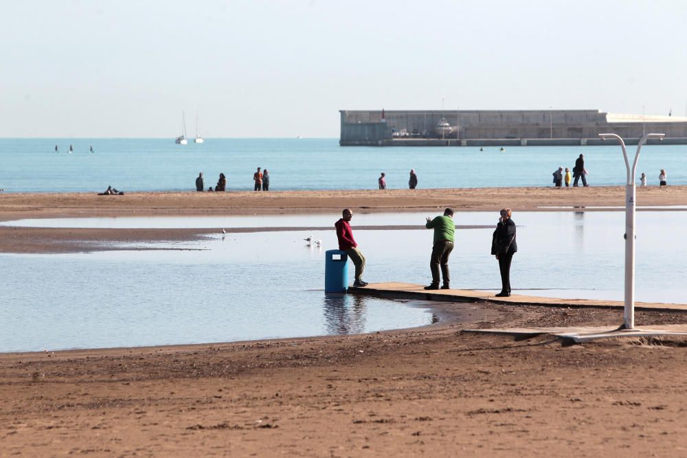 Una albufera en la playa de Las Arenas