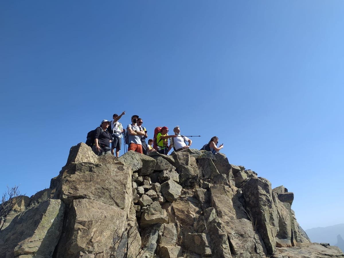 Asistentes a una excursión guiada por Rafa Molina.