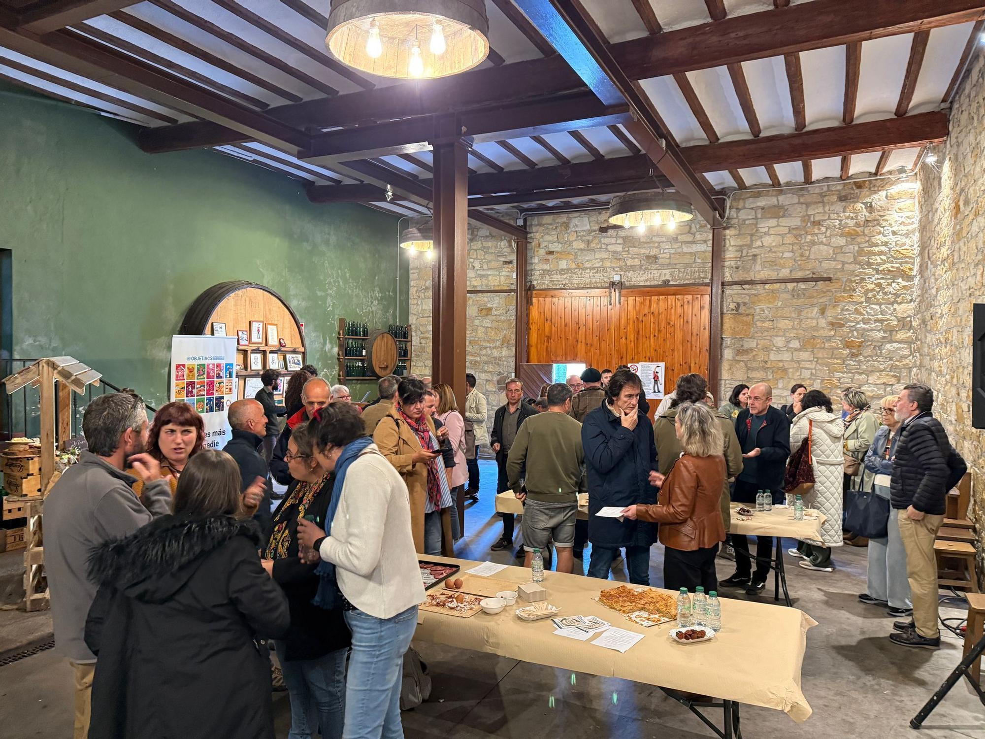 Una espicha de kilómetro cero para reivindicar el producto local
