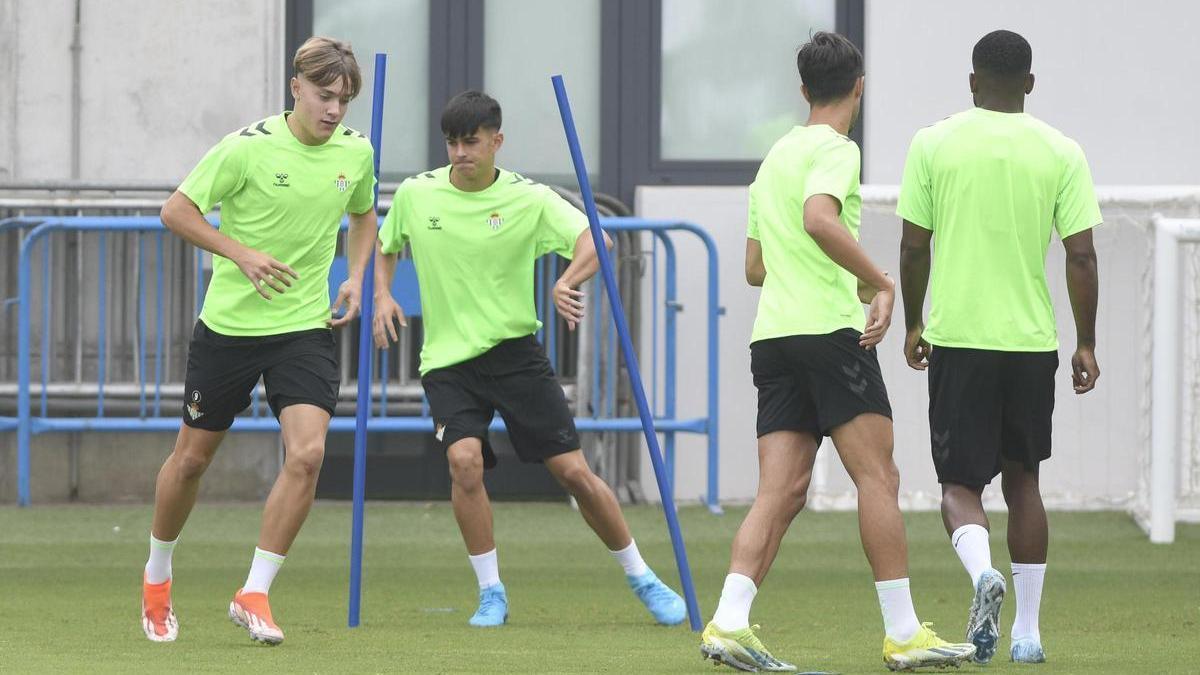 Jesús Rodríguez junto a Dani Pérez en el entrenamiento del Real Betis