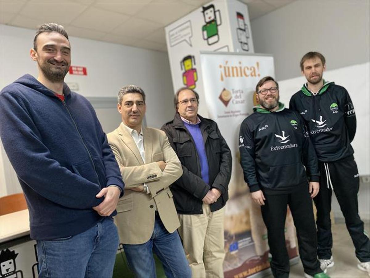 Renovación del acuerdo con la dop de torta del casar