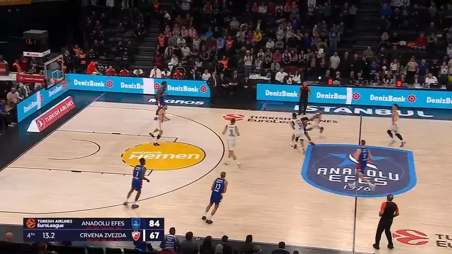 La tremenda agresión de Kalinic a Larkin