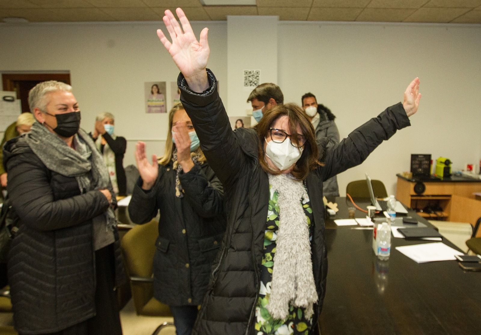 Amparo Navarro celebra su victoria