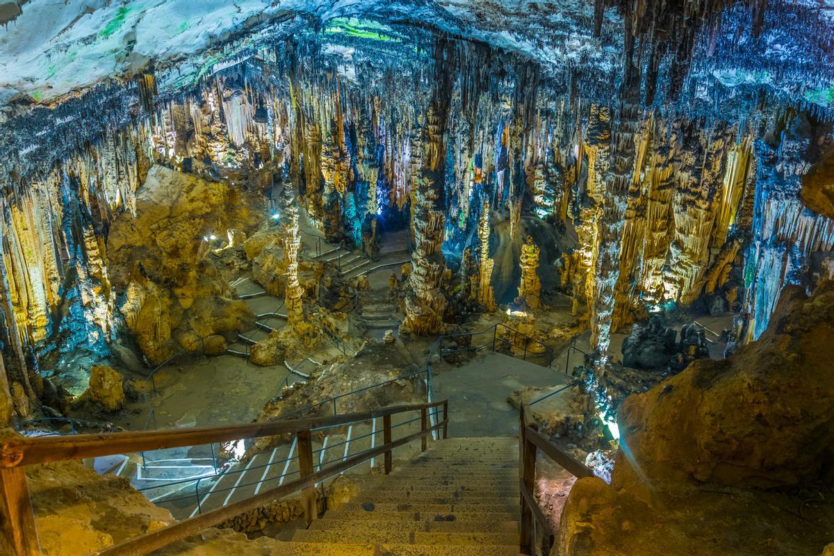 Un mundo subterráneo inundado de enorme interés geológico y biológico