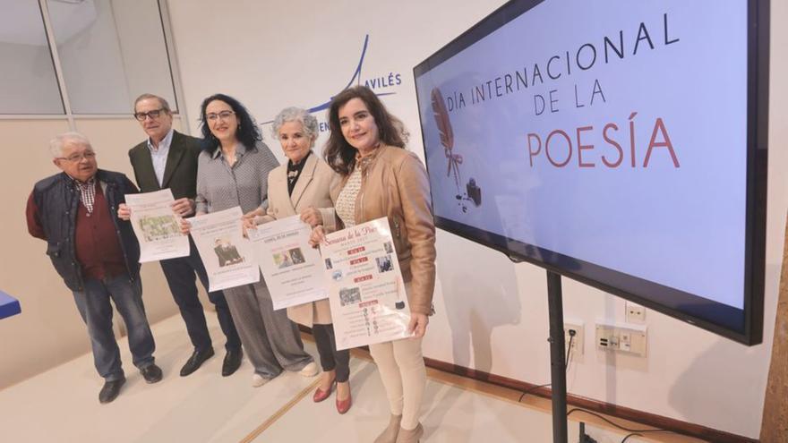 Por la izquierda, Armando Arias, Joaquín de la Buelga, Isabel Marina, Marta Elena Díaz y Yolanda Alonso, ayer, en la presentación. | Miki López