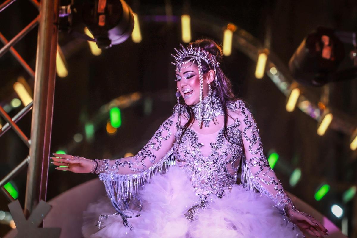 Los Reyes Magos llenan de ilusión las calles de Elda