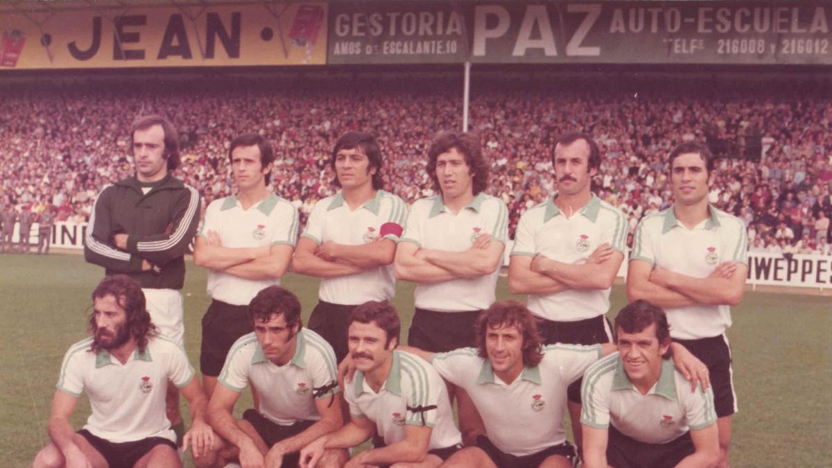 El Racing. Sergio y Aitor con brazaletes negros.