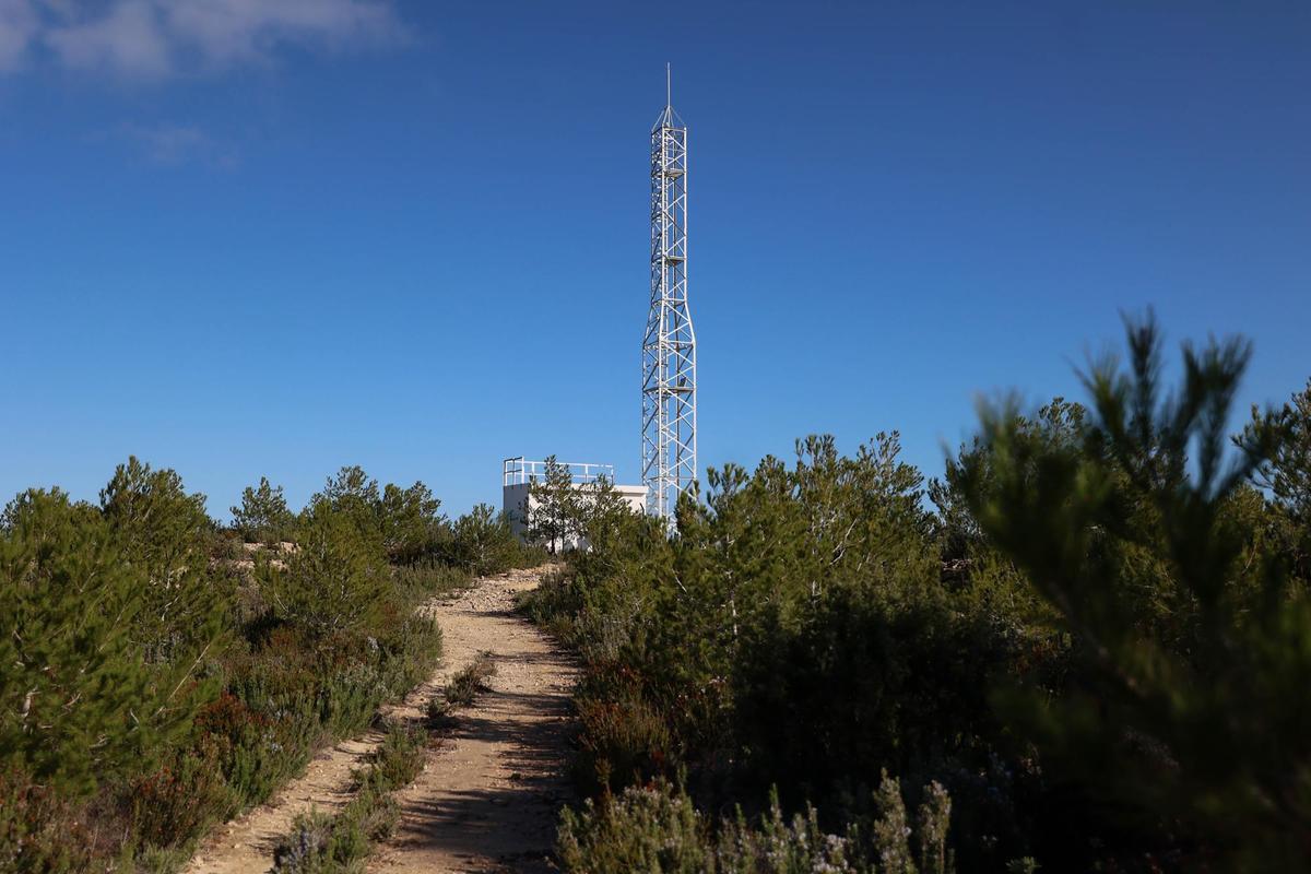 Una nueva antena para ‘iluminar’ las telecomunicaciones en sa Cala y Sant Joan Una nueva antena para ‘iluminar’ las telecomunicaciones en sa Cala y Sant Joan