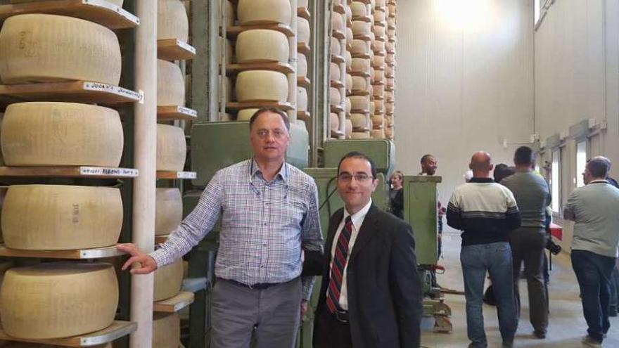 La delegación cruceña visita una empresa de queso Parmigiano