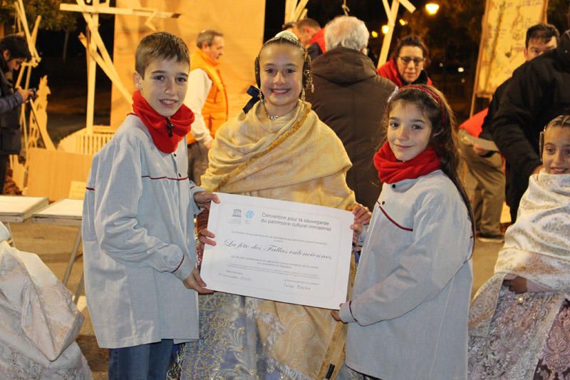 Entrega de los certificados de la Unesco a las Fallas infantiles