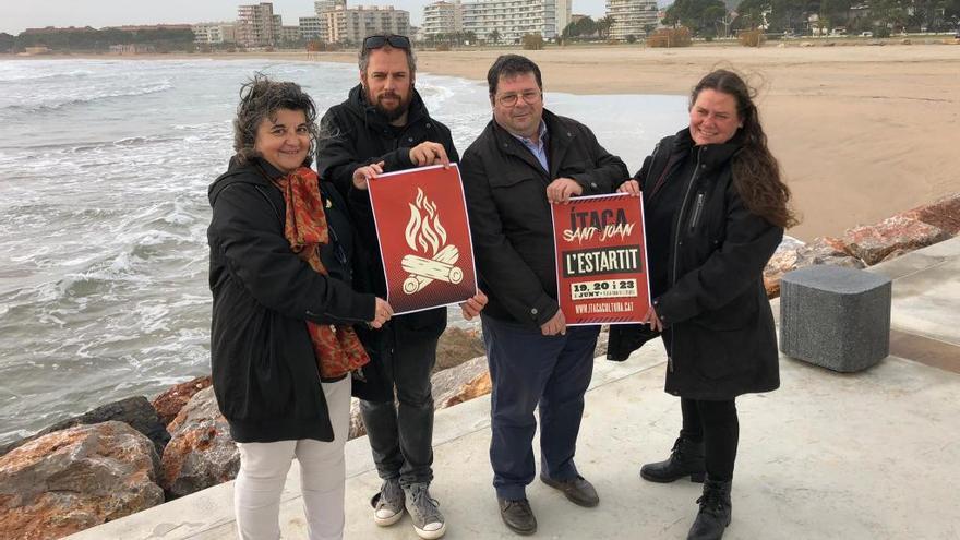 Sabina Plaja, Francesc Ferrer,  i Marivi Martínez, de la comissió de l&#039;EMD, durant la presentació del cartell.