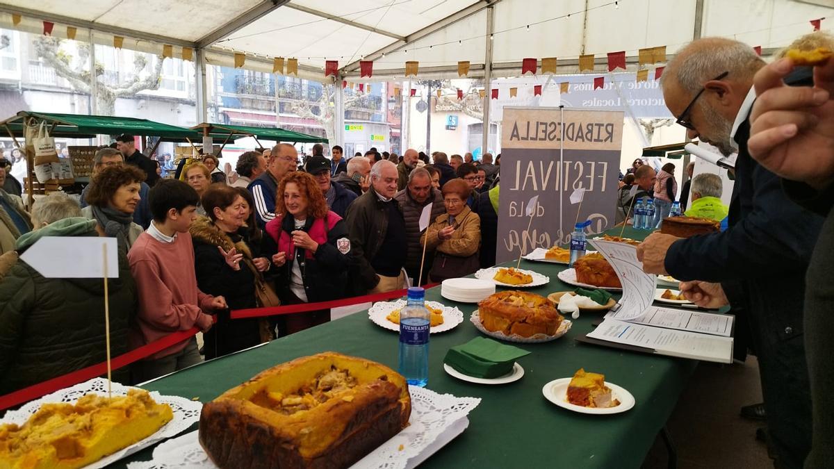 Jueves Santo gastronómico en Ribadesella: 10 boronas preñadas, 450 chorizos y 144 botellas de sidra