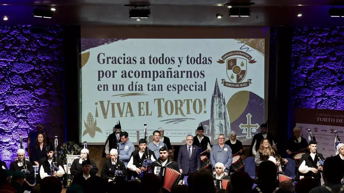 "El Ángel de Javi" se lleva el aplauso más emocionante de la Cofradía del Tortu: "La gente alucina cómo se comportan Oviedo y Asturias ante esta terrible enfermedad"