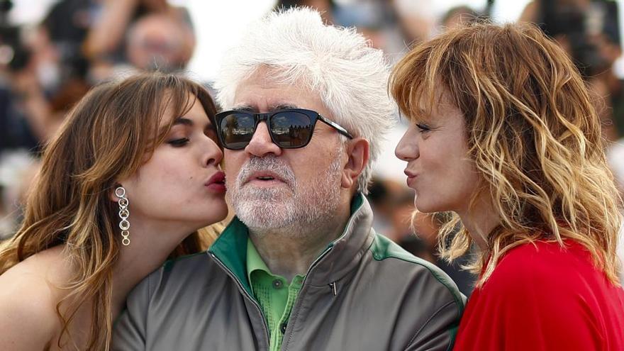Pedro y sus &#039;chicas Almodóvar&#039; llegan a Cannes
