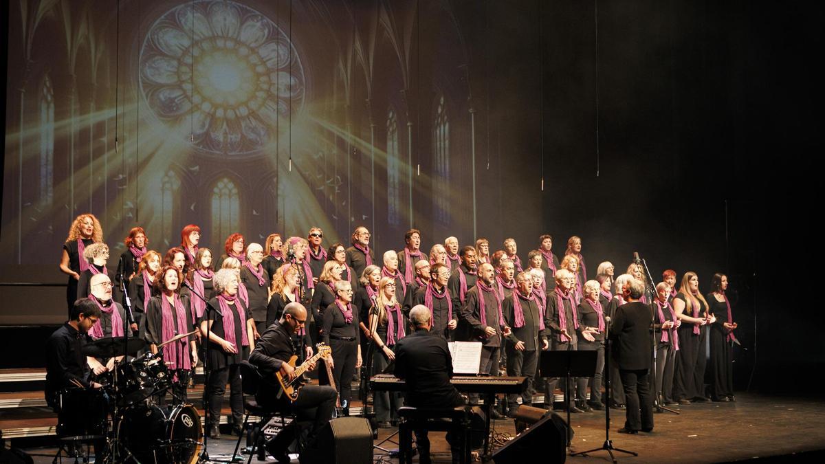 Actuació del 15è aniversari de River Troupe Gospel