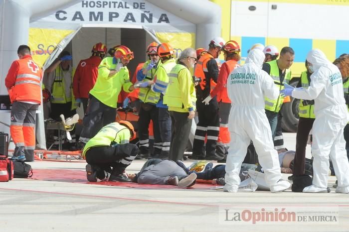 Simulan un accidente aéreo en aeropuerto