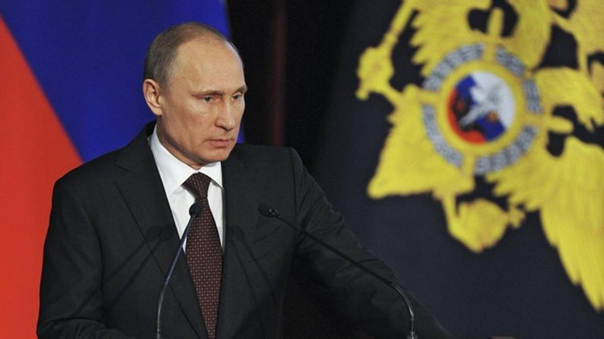 Putin interviene durante un encuentro con personal del Ministerio del Interior, este viernes en Moscú.