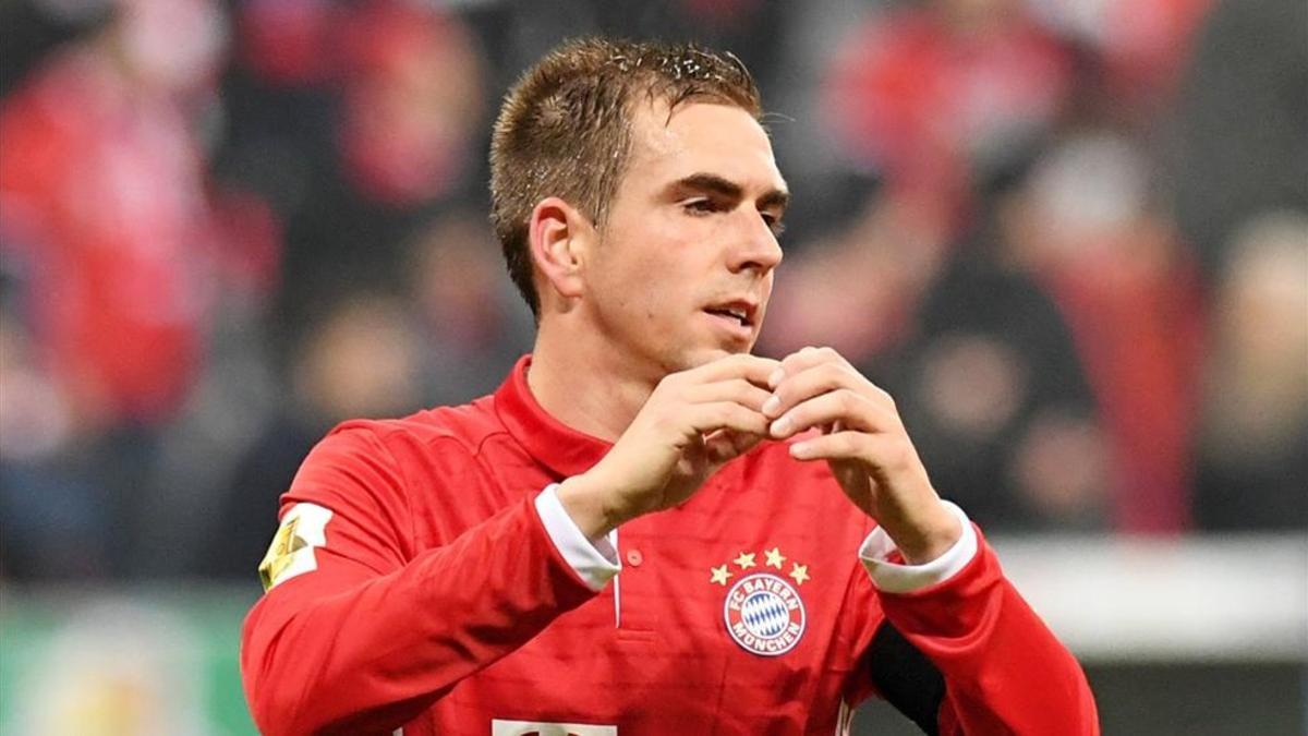 El anuncio que Lahm hizo acerca de su retirada no ha sentado bien a su presidente