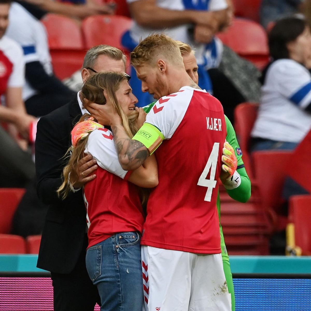 Eriksen cae fulminado durante el Dinamarca - Finlandia