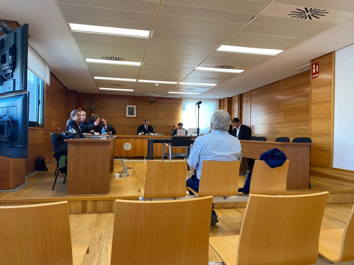 El acusado de abuso sexual, durante el juicio de este miércoles en la Audiencia Provincial de Castellón.