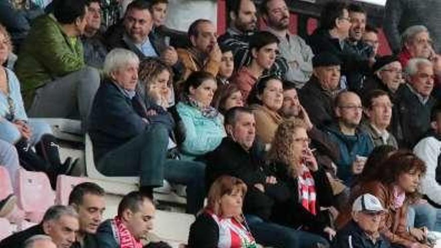 Parte de la afición, en el Ruta de la Plata.