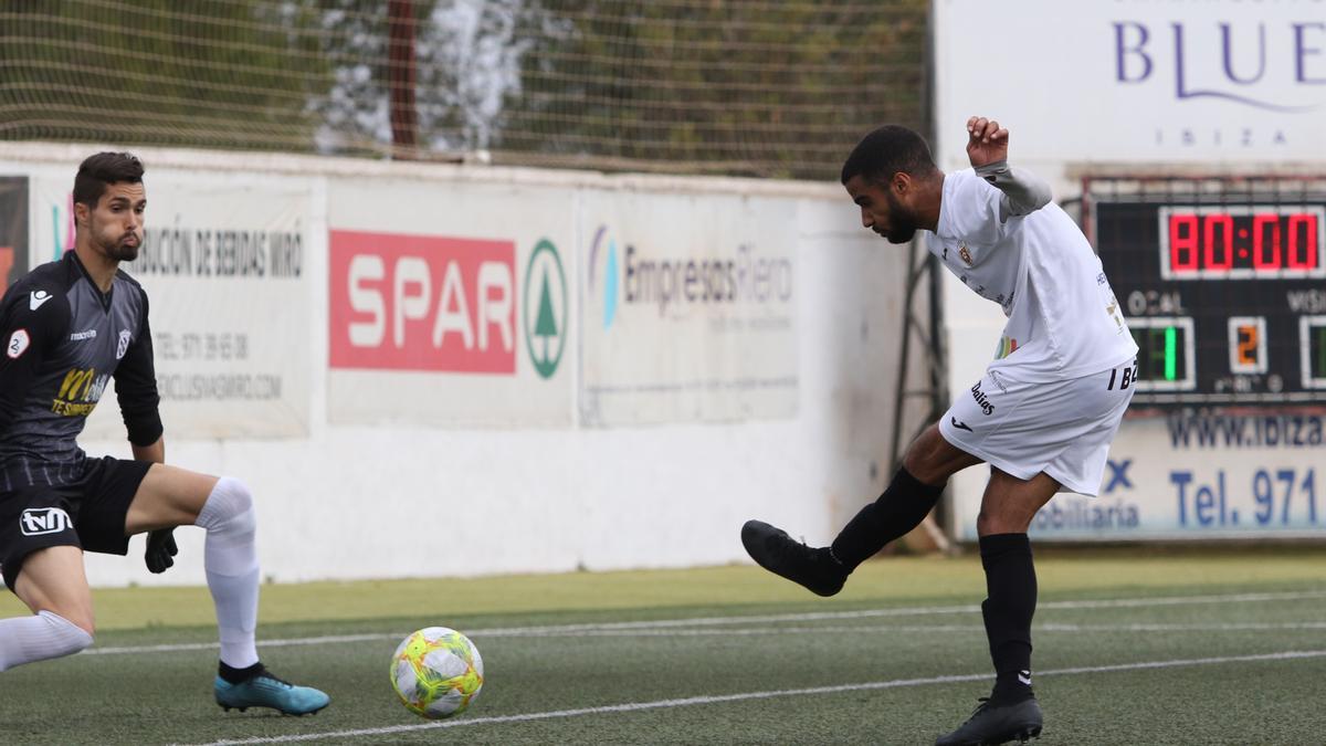 Fran Núñez, futbolista de la Peña Deportiva, ha sido citado otra vez por la selección dominicana.