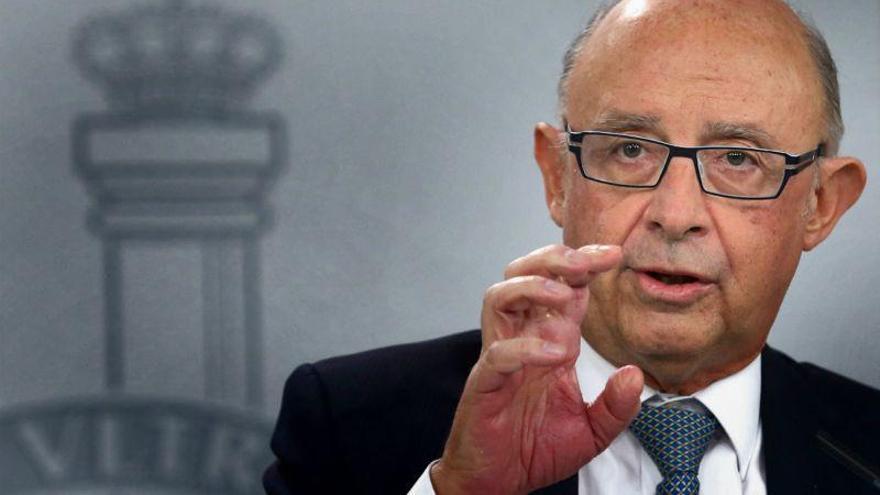 Cristobal Montoro: &quot;Yo no sé cómo se pagó el 1-O. Pero no con dinero público&quot;