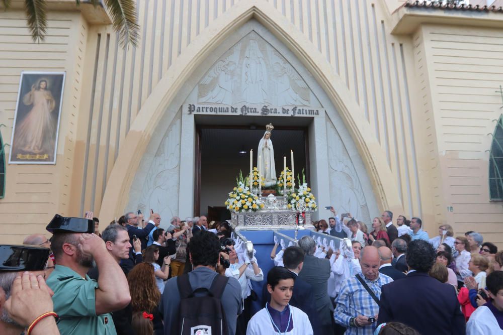 Procesión de la Virgen de Fátima por la Trinidad