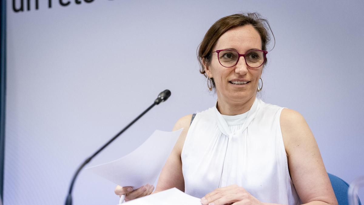 Archivo - La ministra de Sanidad, Mónica García, durante la presentación del estudio sobre ‘Cesación tabáquica, un reto sanitario y social’, en el Ministerio de Sanidad, a 19 de junio de 2026, en Madrid (España). El estudio, elaborado conjuntamente por el