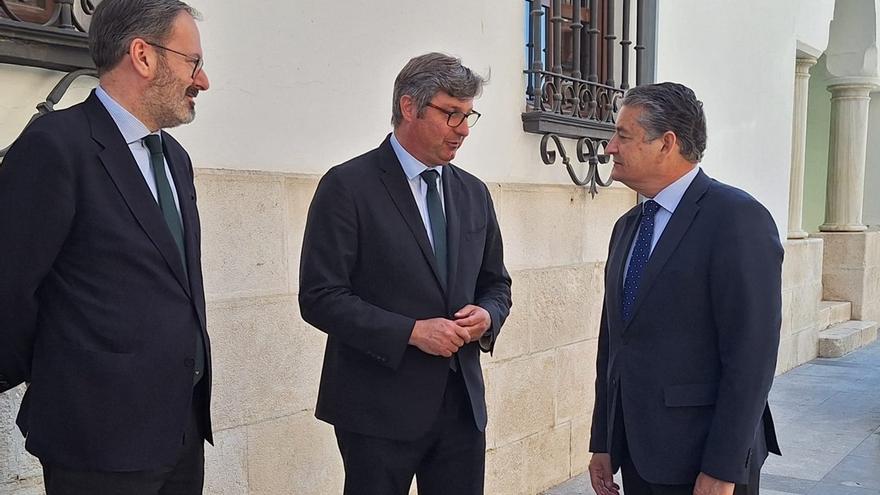 La Junta y el Ayuntamiento de Puente Genil firman el protocolo para la puesta en marcha del nodo tecnológico