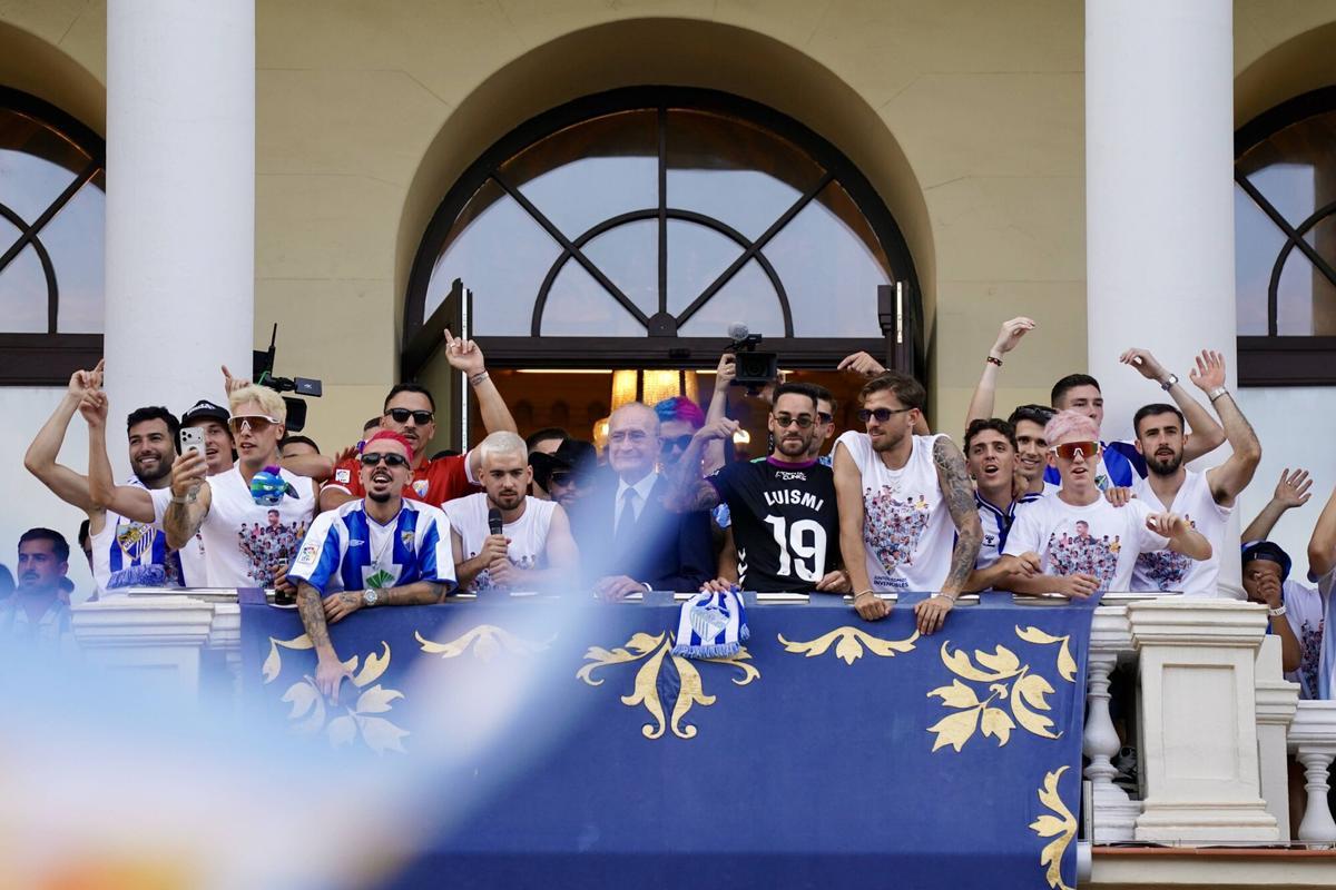 El malaguismo se echa a la calle: las mejores imágenes de la rúa del Málaga CF
