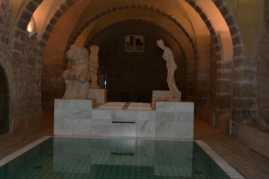Balneario de Baños de Montemayor.