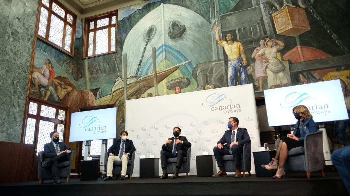 Un momento durante la presentación en Tenerife de la nueva aerolínea que operará en Vigo.