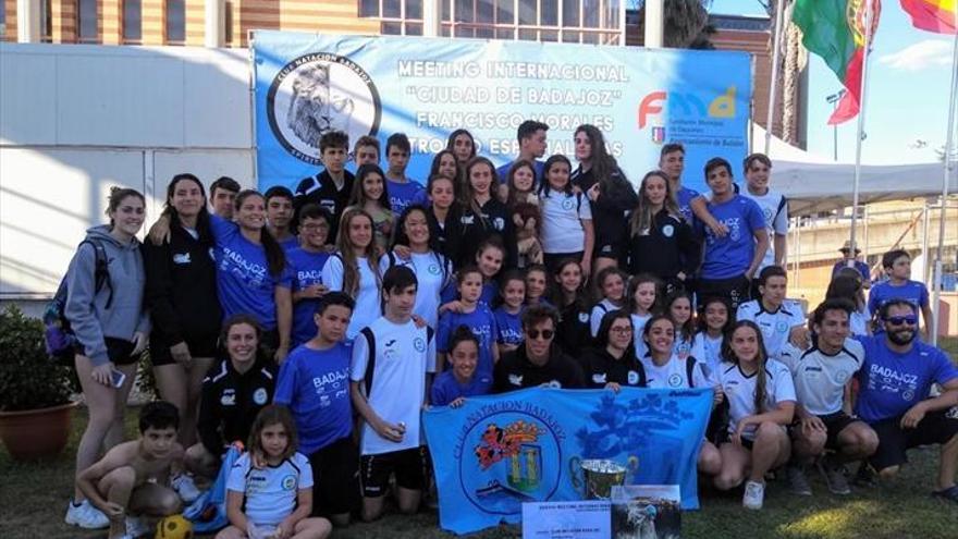 El Club Natación Badajoz consigue el triunfo en la competición que impulsa