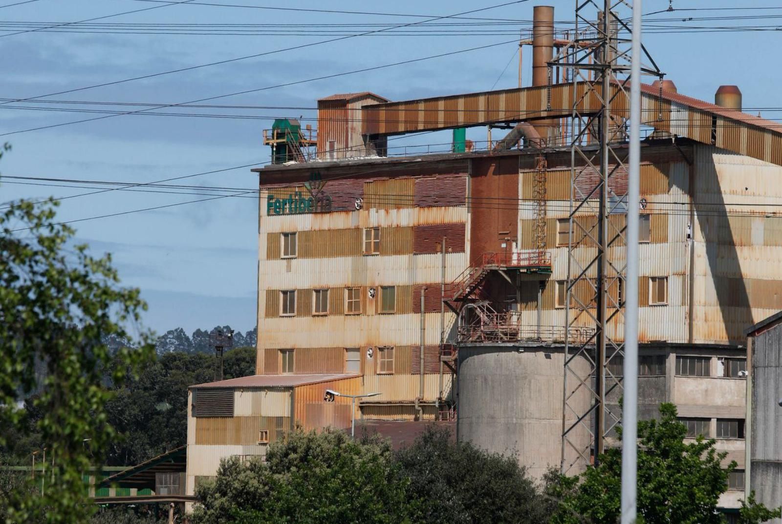 Instalaciones fabriles de Fertiberia en Trasona, en Corvera. | MARA VILLAMUZA