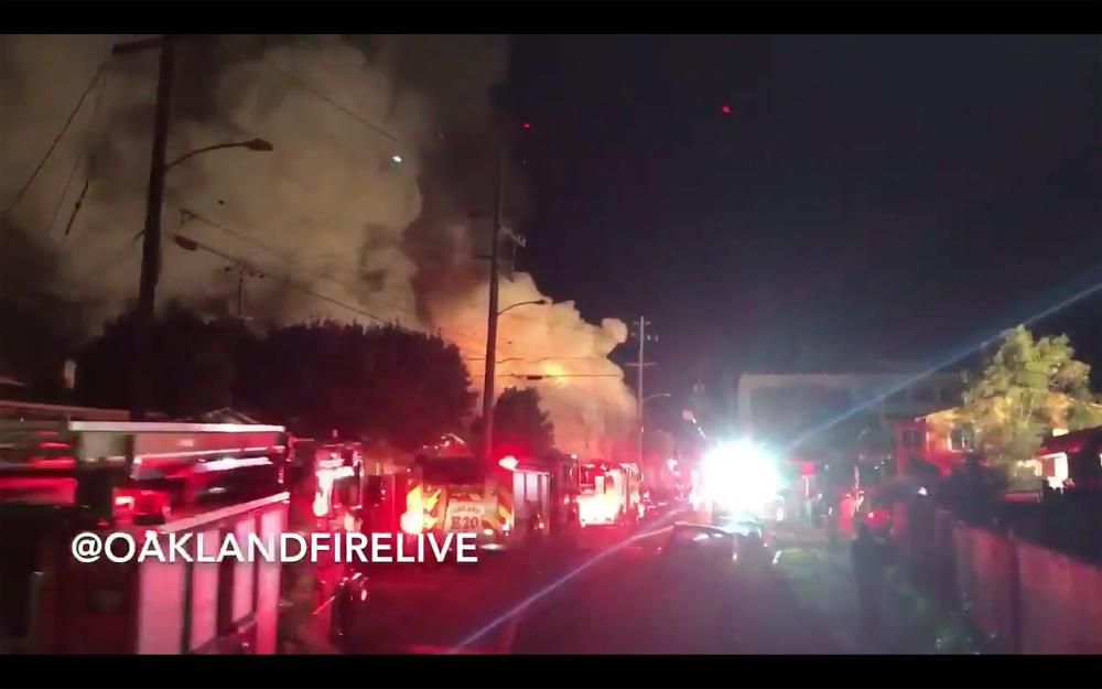 Espectacular incendio en Oakland